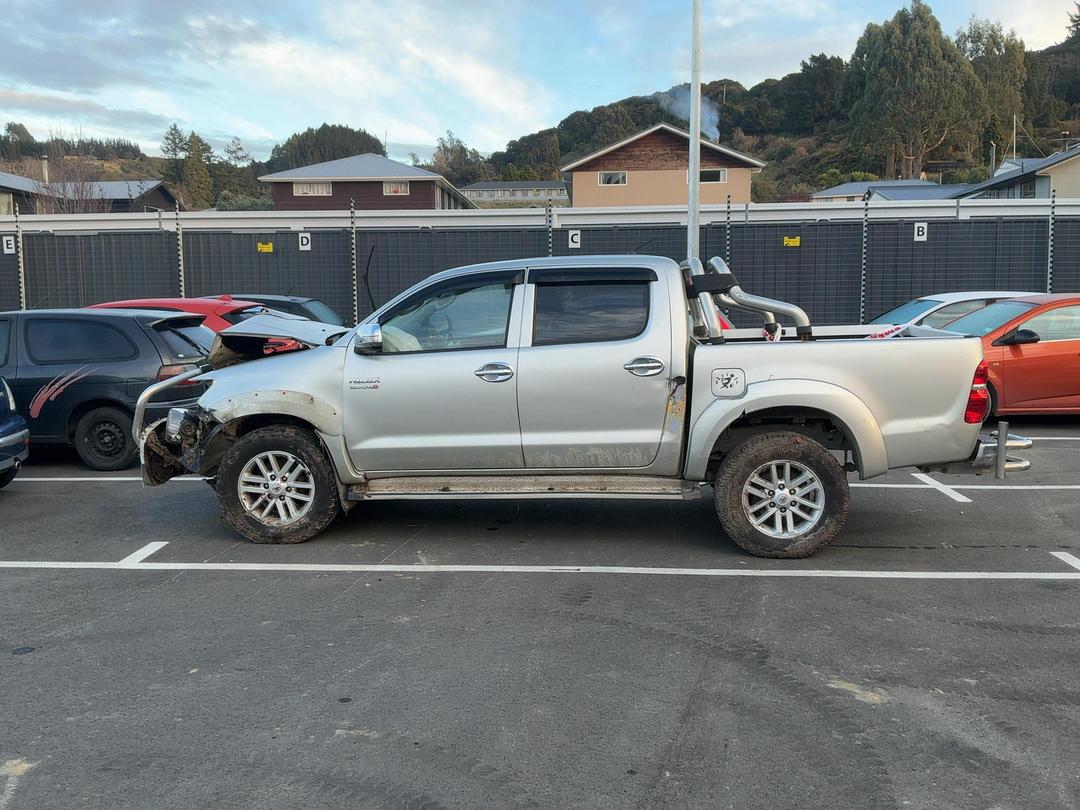 Photo '7' of Toyota Hilux SR5 TD DC Photo '7' of Toyota Hilux SR5 TD DC