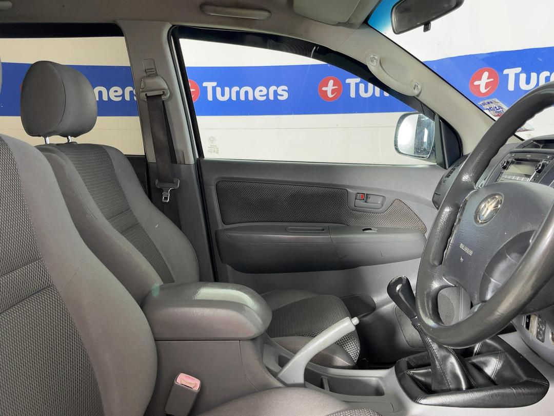 Photo '15' of Toyota Hilux