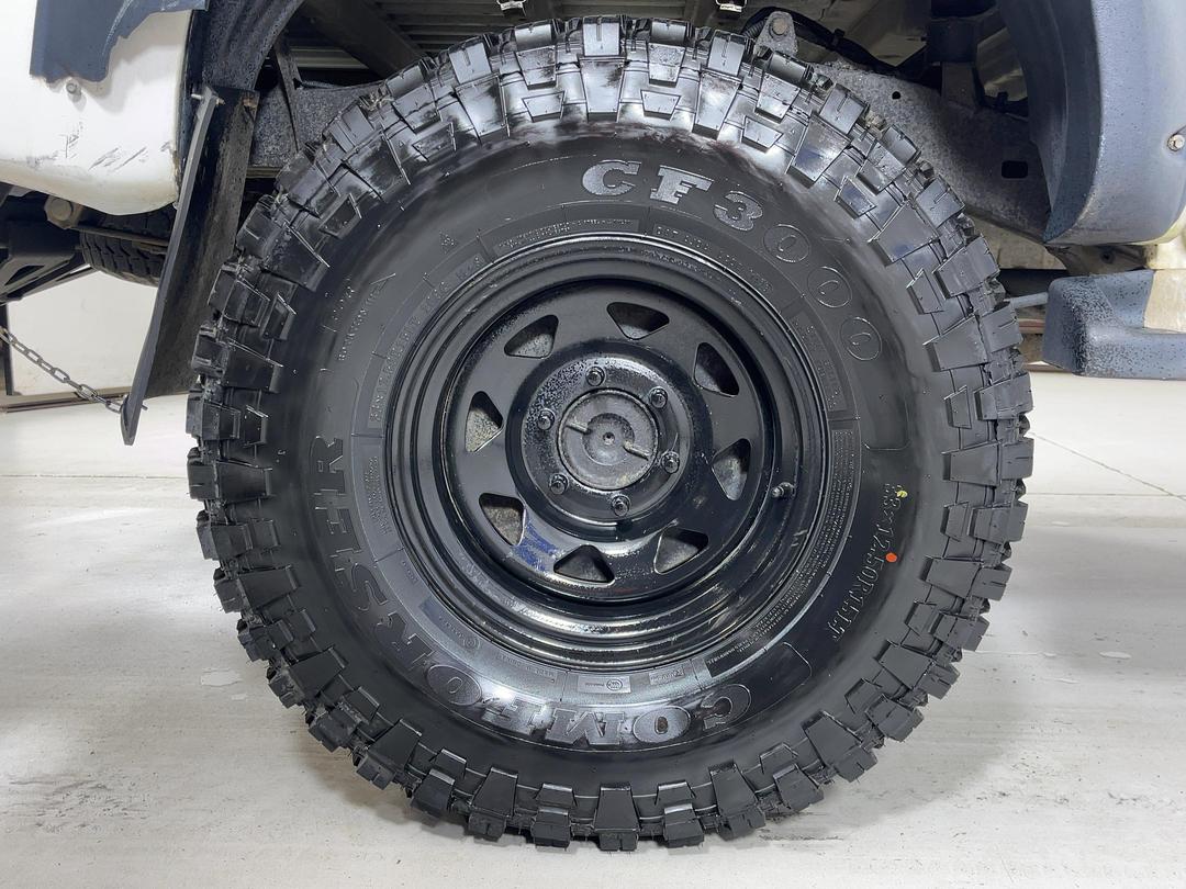 Photo '12' of Toyota Hilux