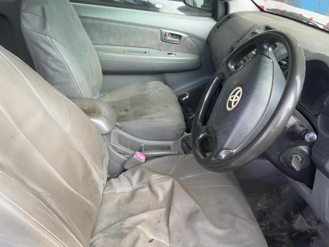 Photo '14' of Toyota Hilux TD EC