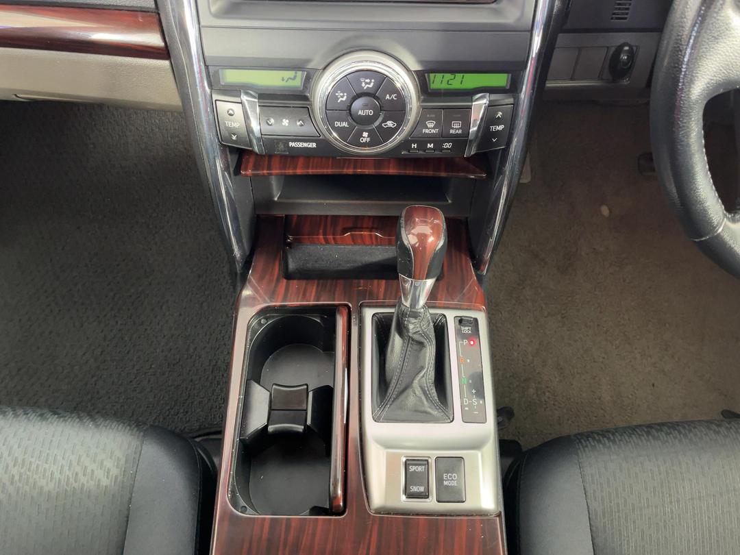 Photo '18' of Toyota Mark X