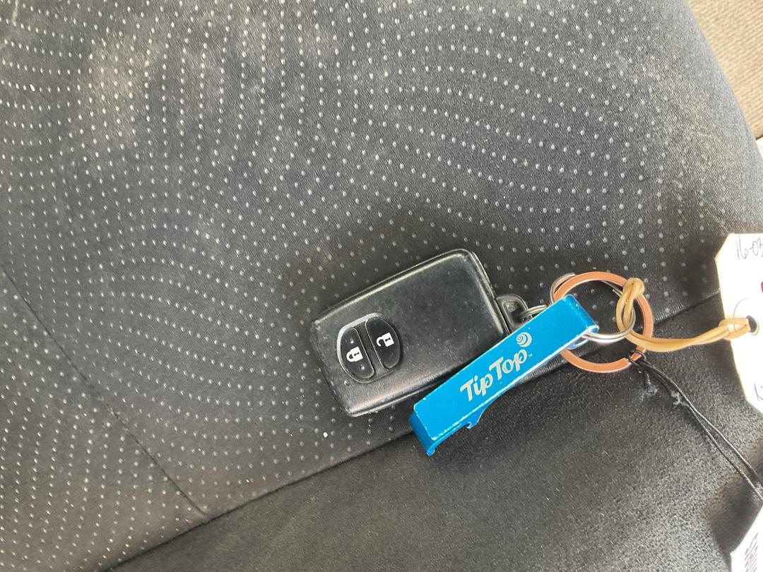 Photo '28' of Toyota Prius