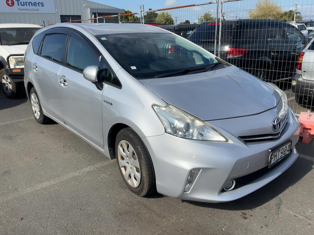Photo '2' of Toyota Prius Alpha