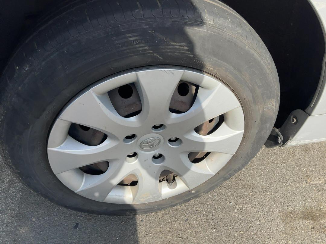 Photo '6' of Toyota Prius Alpha