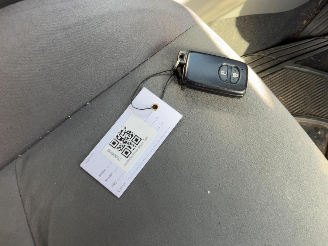 Photo '15' of Toyota Prius Alpha