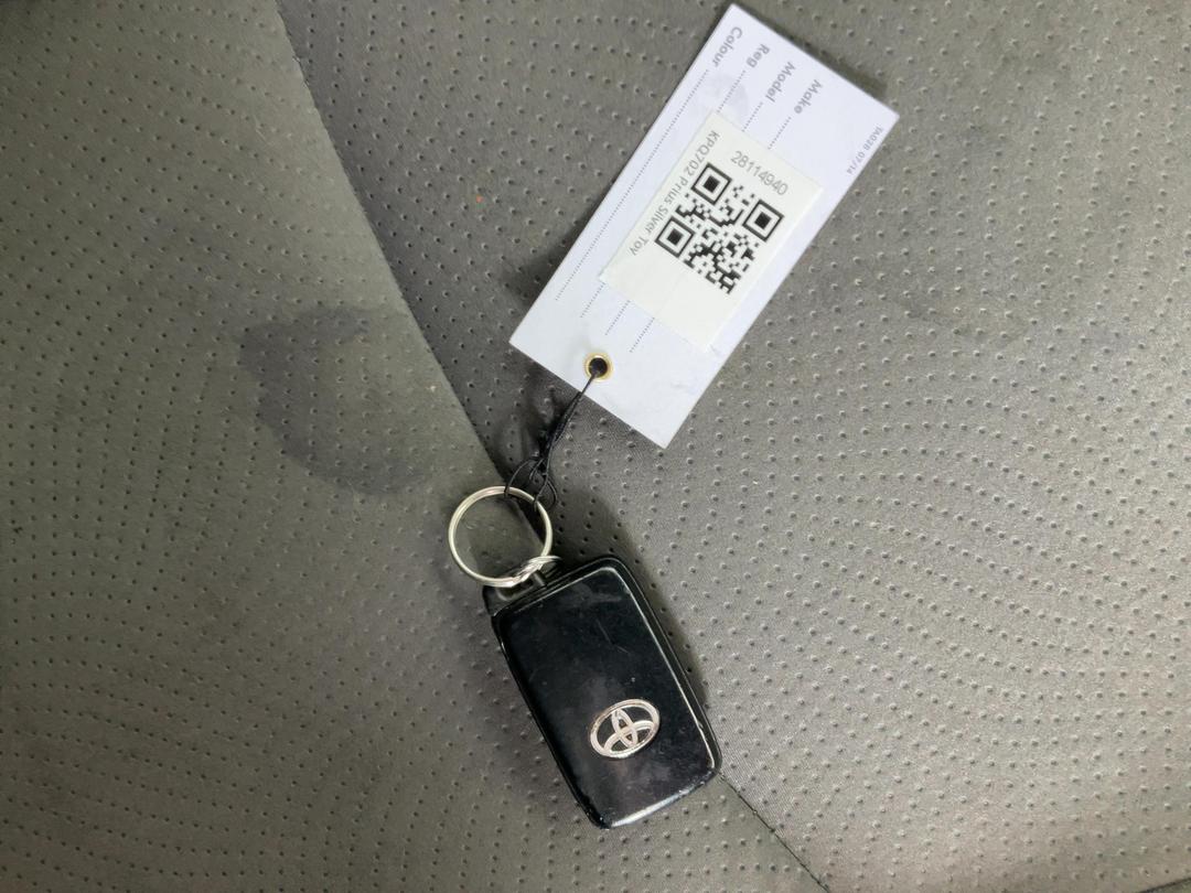 Photo '10' of Toyota Prius