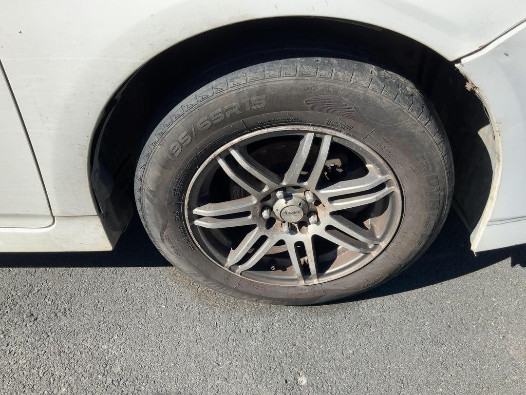 Photo '10' of Toyota Prius