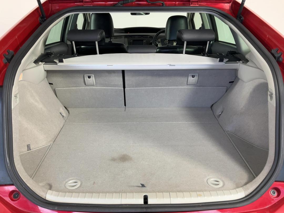 Photo '14' of Toyota Prius