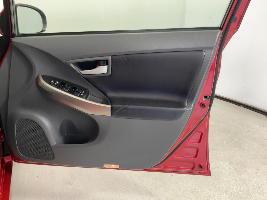 Photo '15' of Toyota Prius