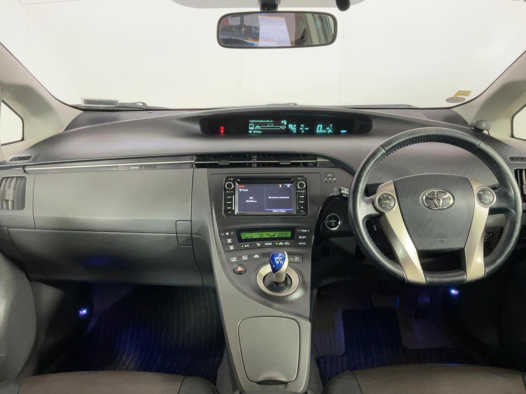 Photo '17' of Toyota Prius