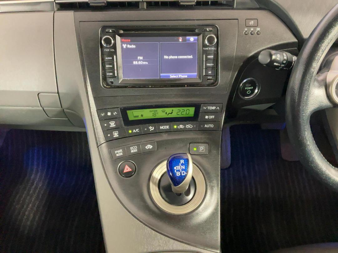 Photo '18' of Toyota Prius