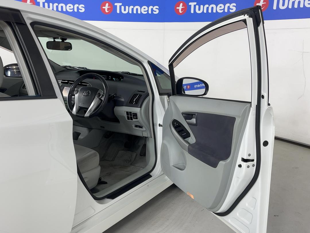 Photo '15' of Toyota Prius