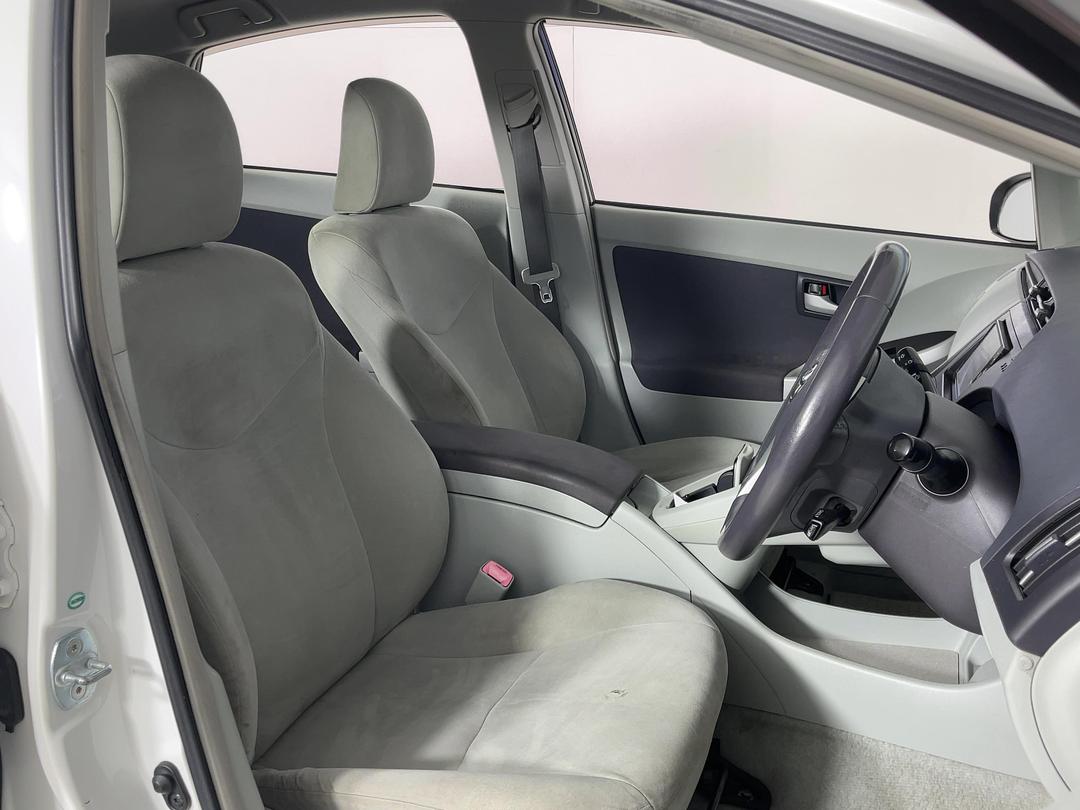 Photo '16' of Toyota Prius
