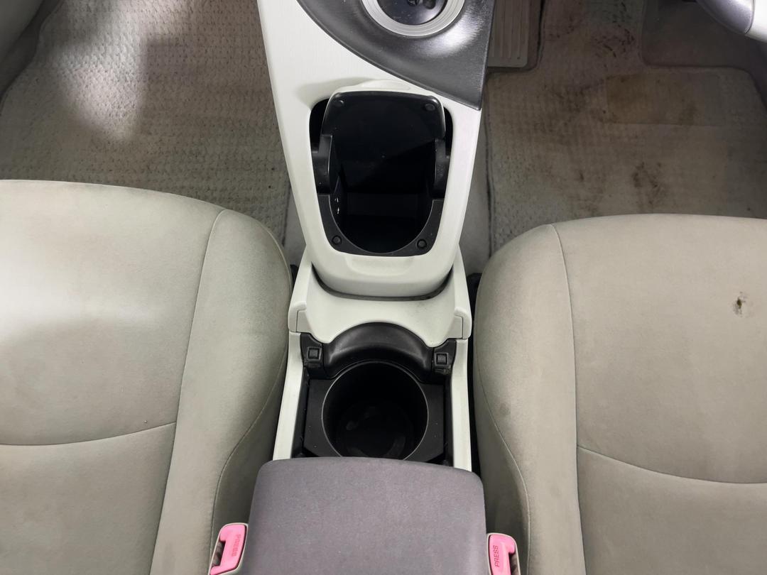 Photo '23' of Toyota Prius