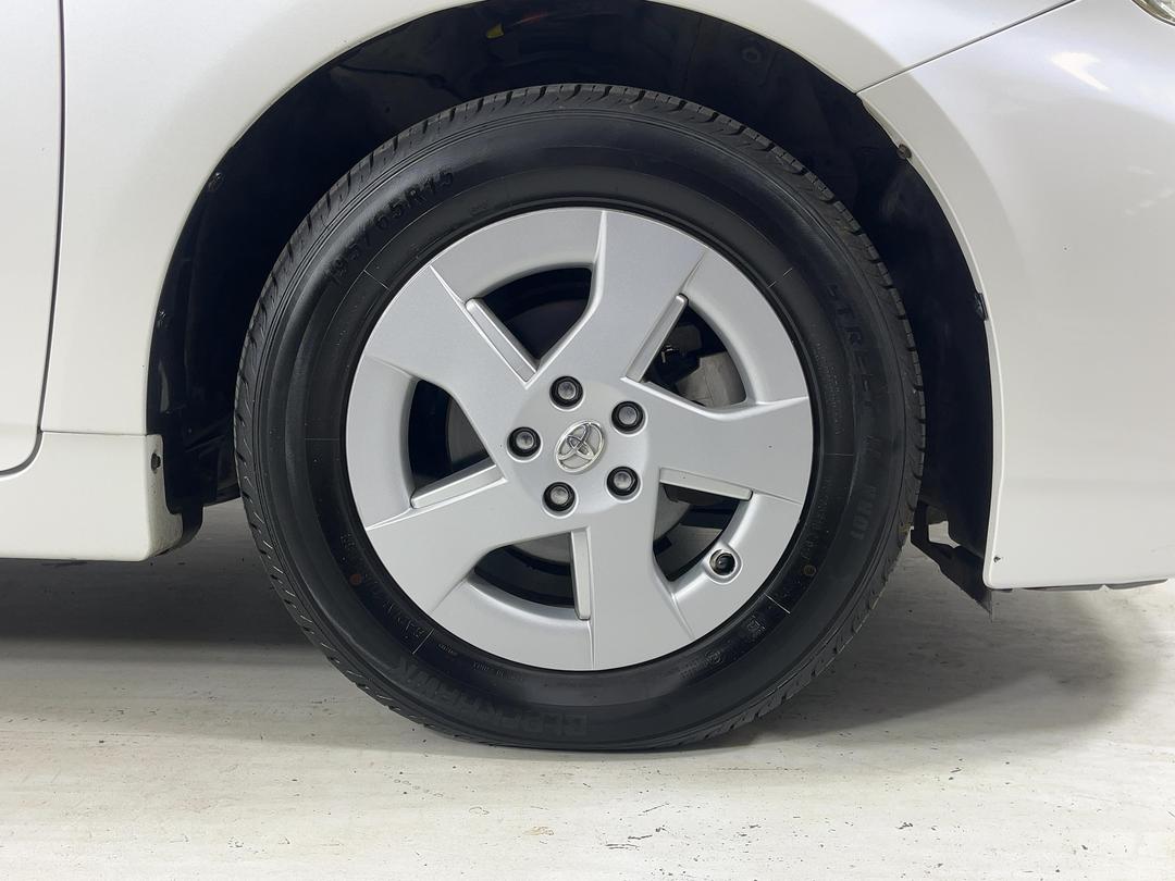 Photo '9' of Toyota Prius