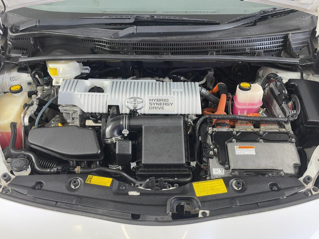 Photo '13' of Toyota Prius