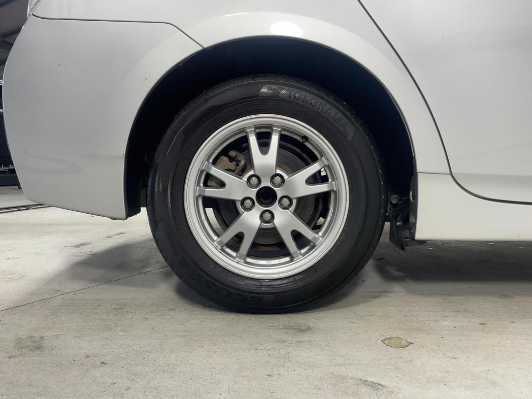 Photo '12' of Toyota Prius