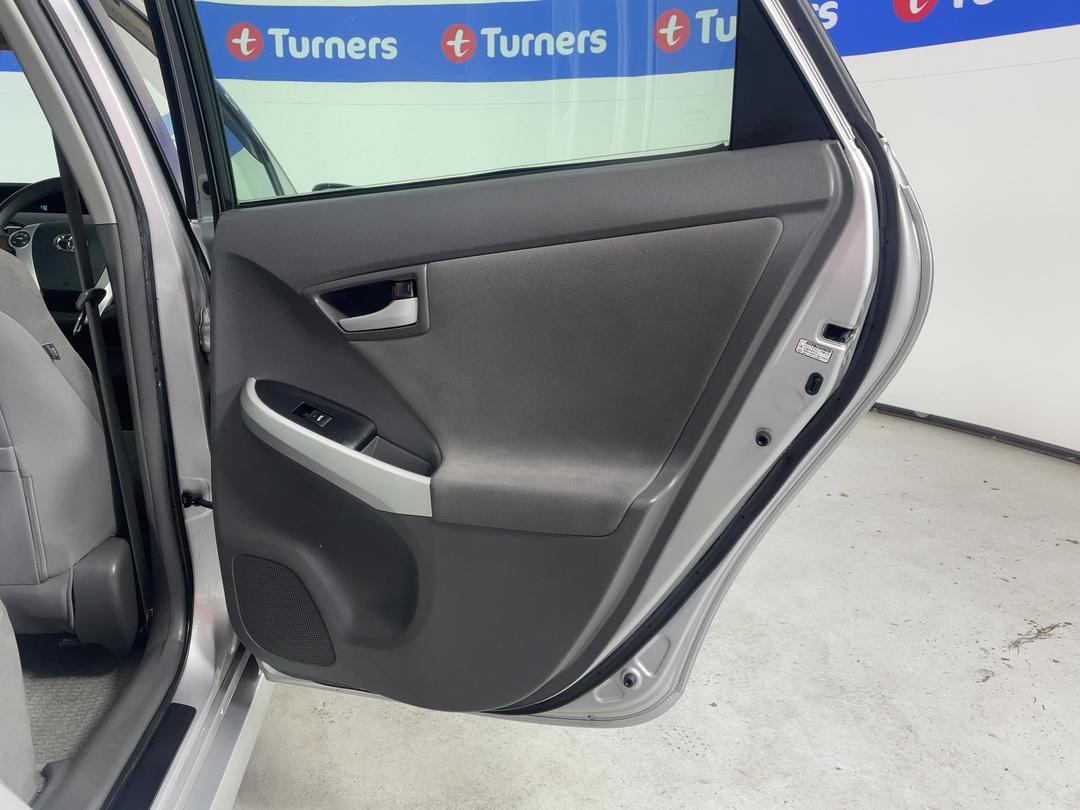 Photo '19' of Toyota Prius