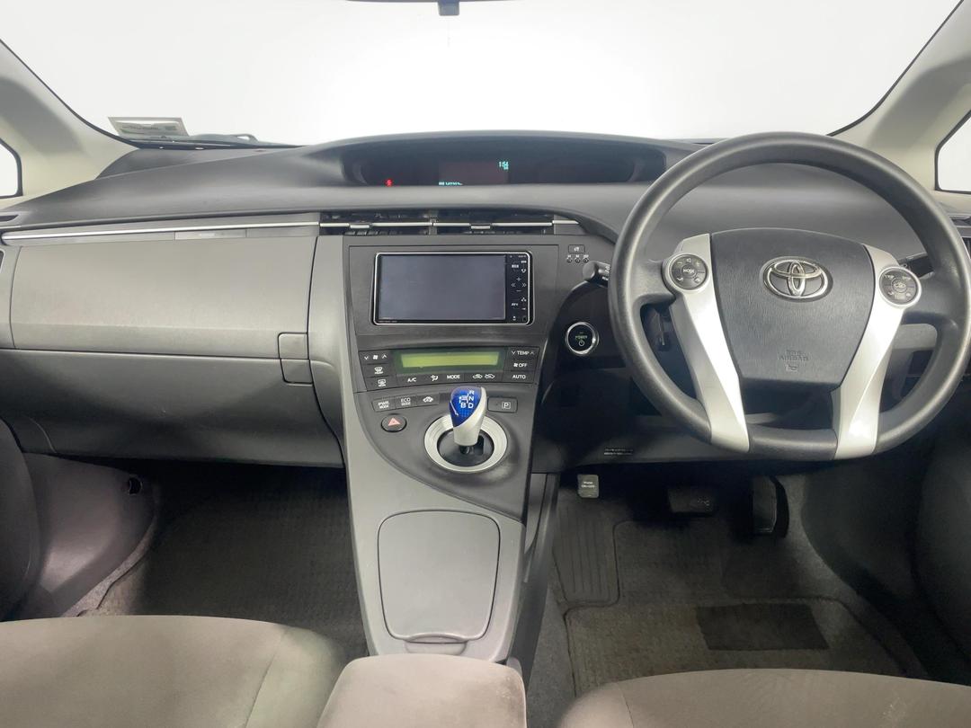 Photo '17' of Toyota Prius