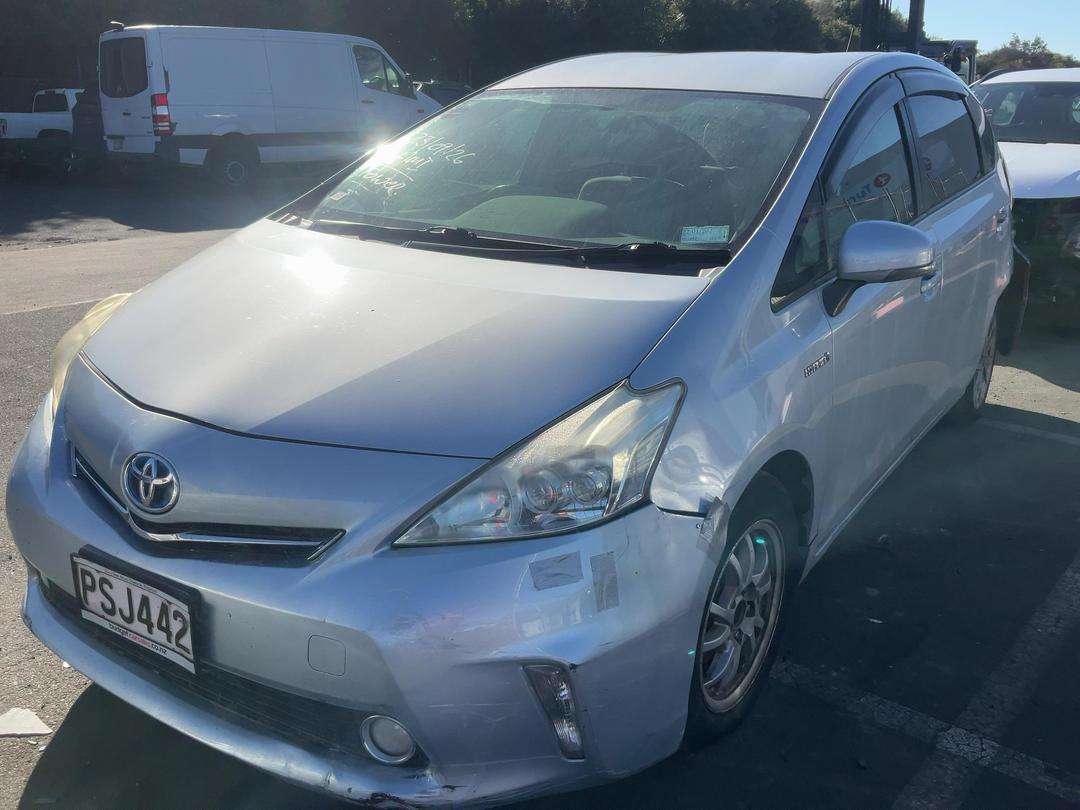 Photo '2' of Toyota Prius V Prius Alpha Photo '2' of Toyota Prius V Prius Alpha