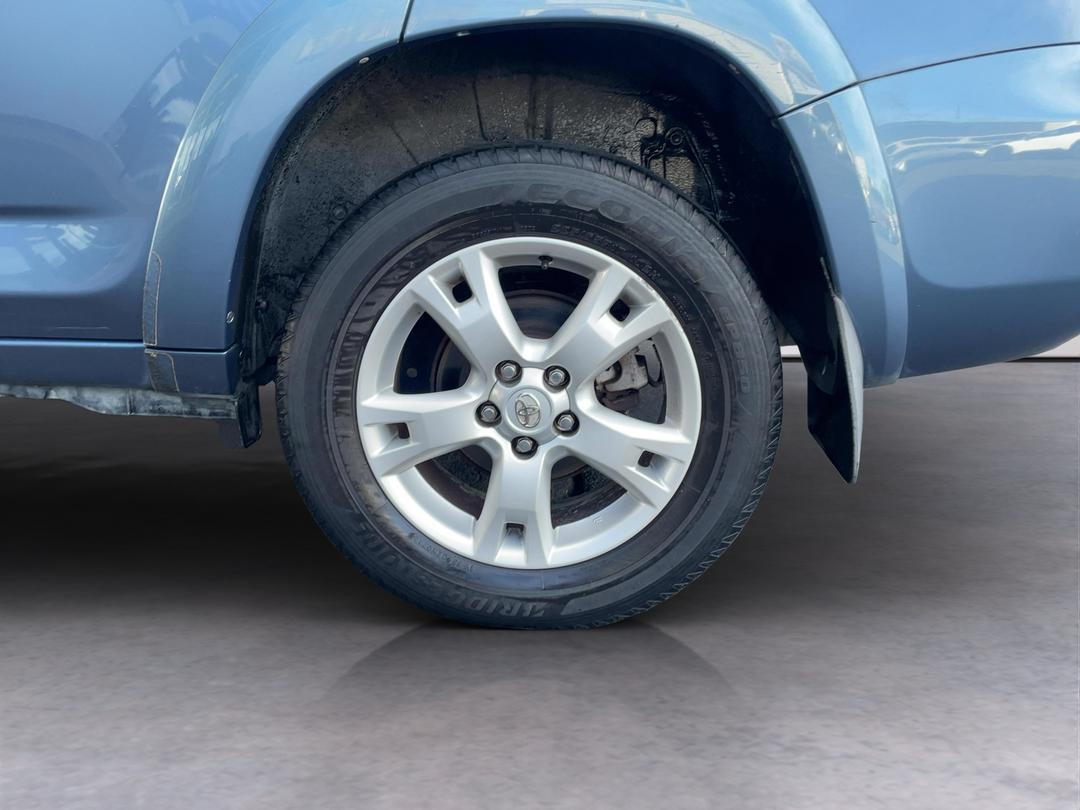 Photo '11' of Toyota Rav4