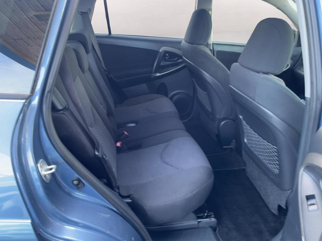 Photo '20' of Toyota Rav4