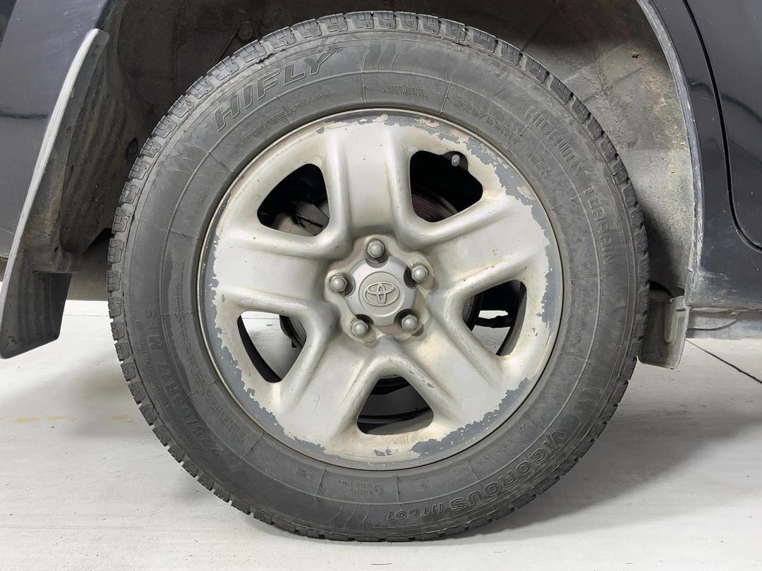 Photo '10' of Toyota Rav4 Photo '10' of Toyota Rav4