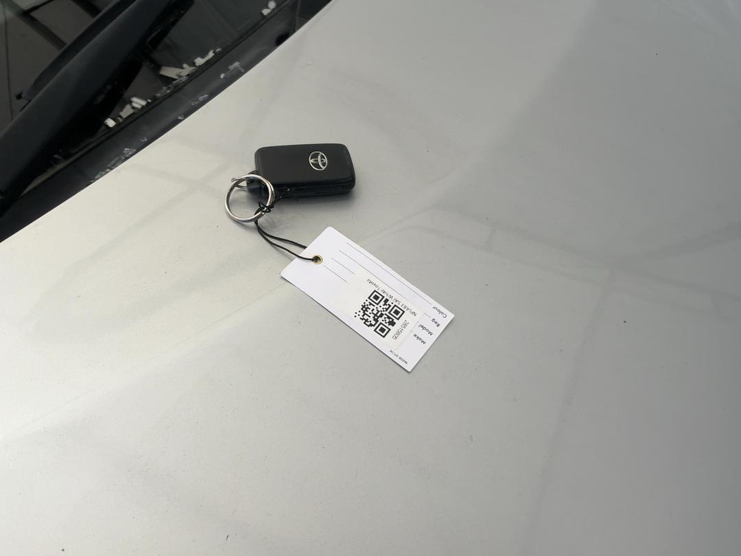 Photo '12' of Toyota SAI