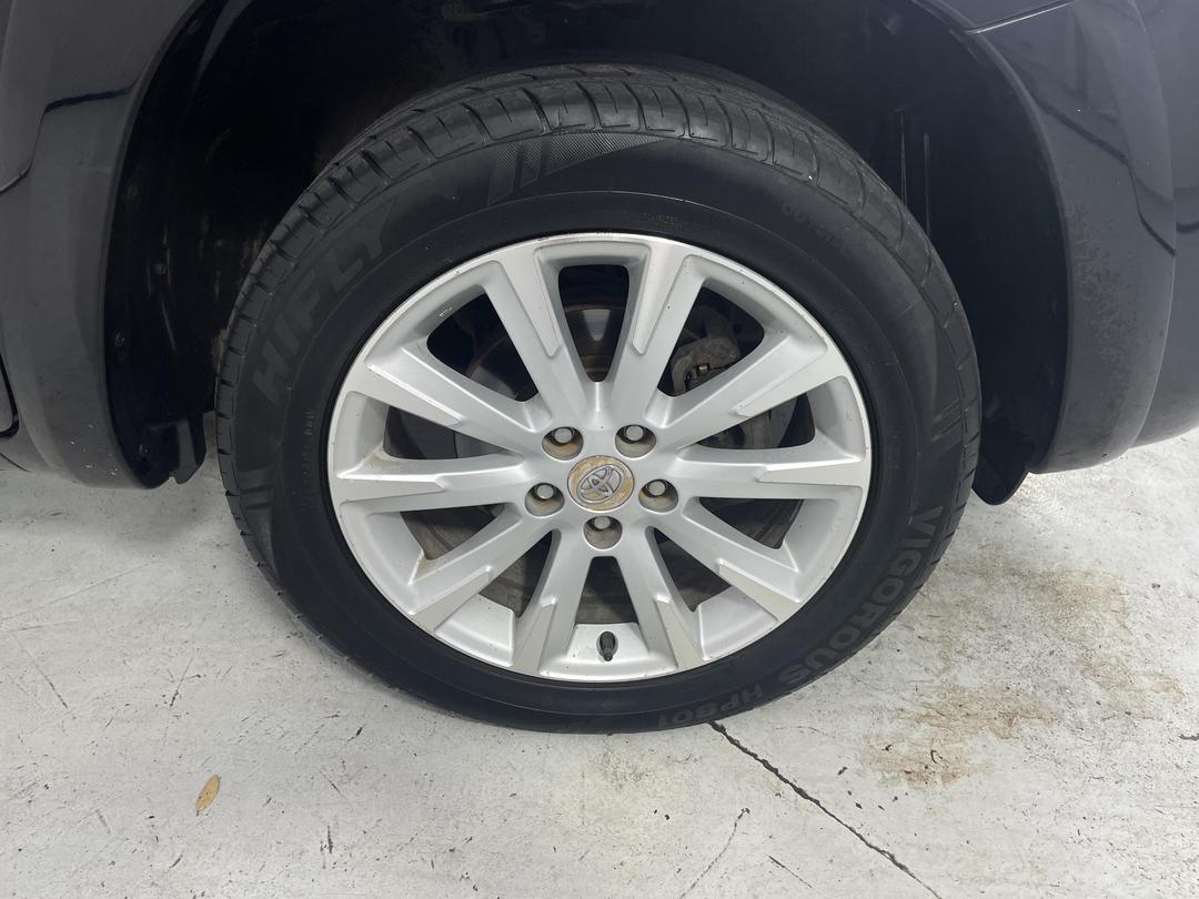 Photo '9' of Toyota Vanguard