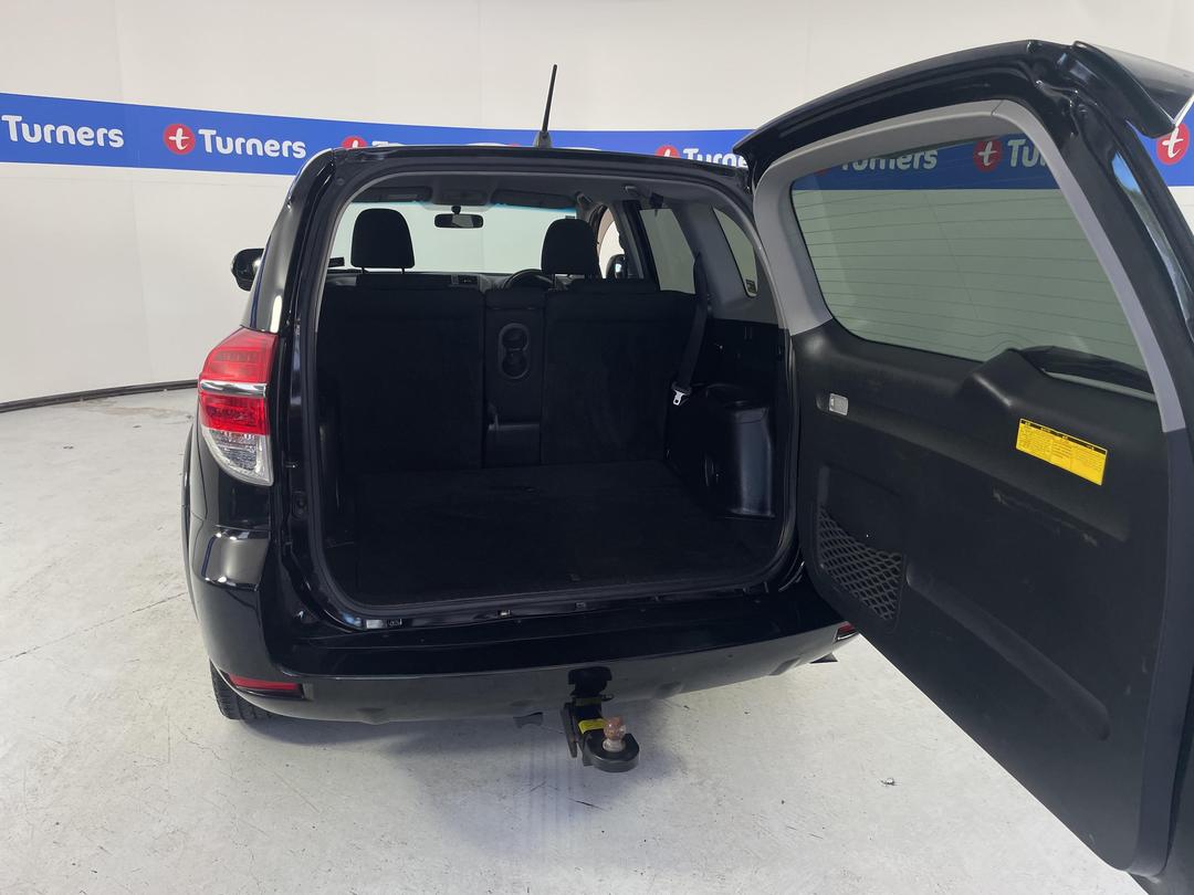 Photo '14' of Toyota Vanguard