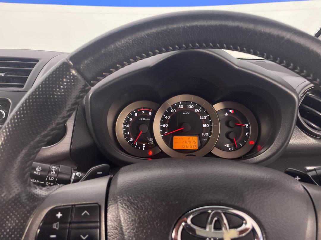 Photo '17' of Toyota Vanguard