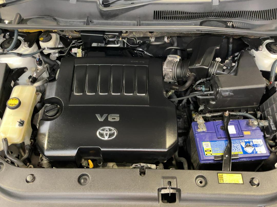 Photo '13' of Toyota Vanguard
