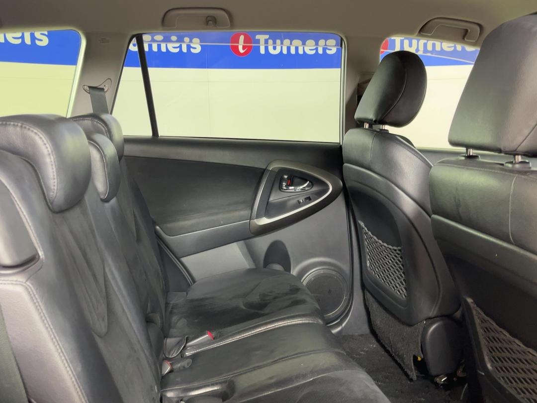 Photo '20' of Toyota Vanguard