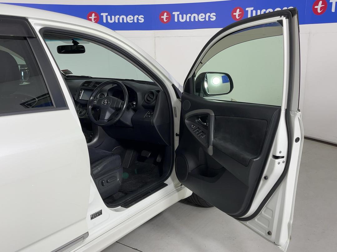 Photo '15' of Toyota Vanguard