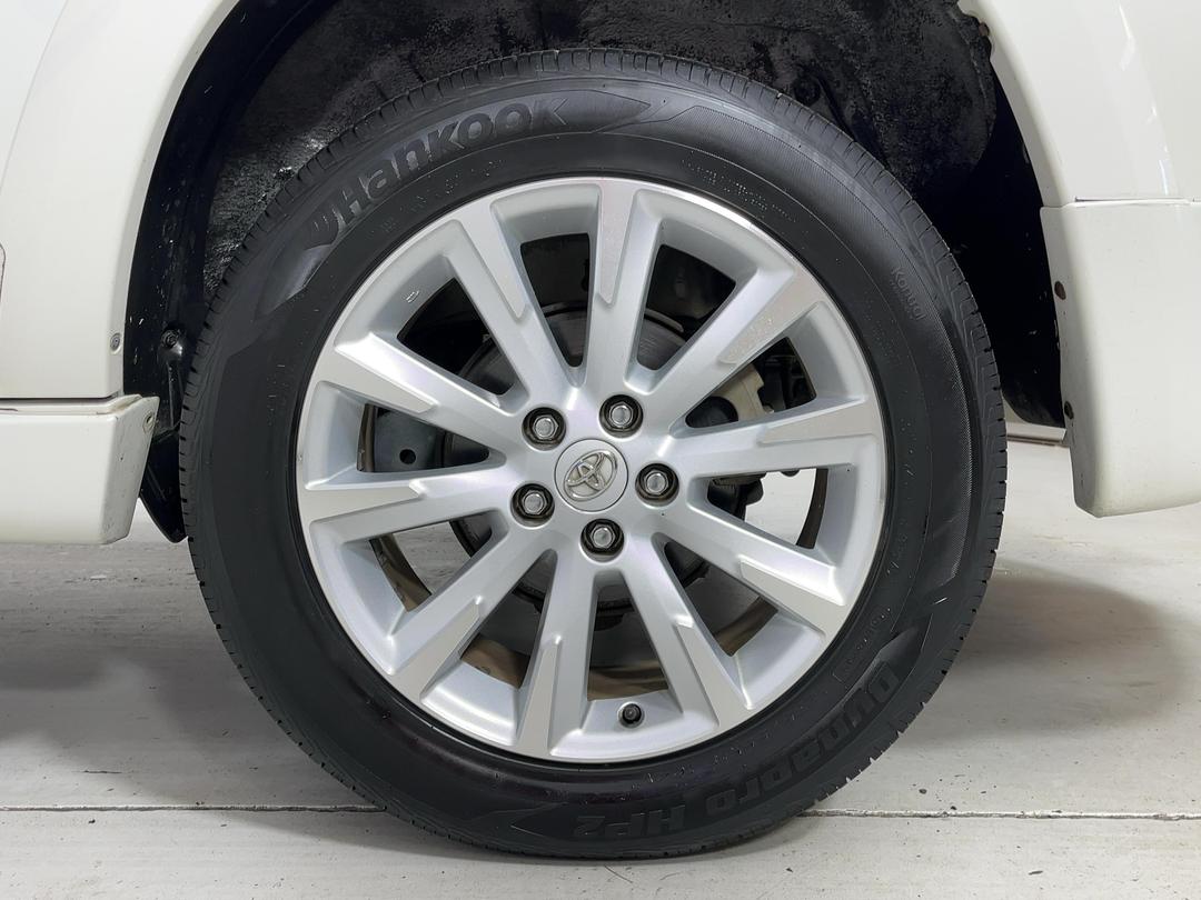 Photo '11' of Toyota Vanguard