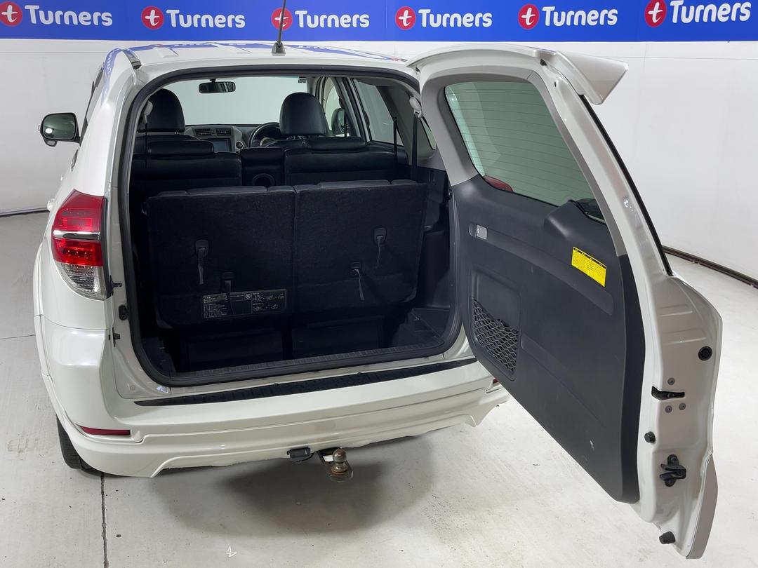 Photo '14' of Toyota Vanguard