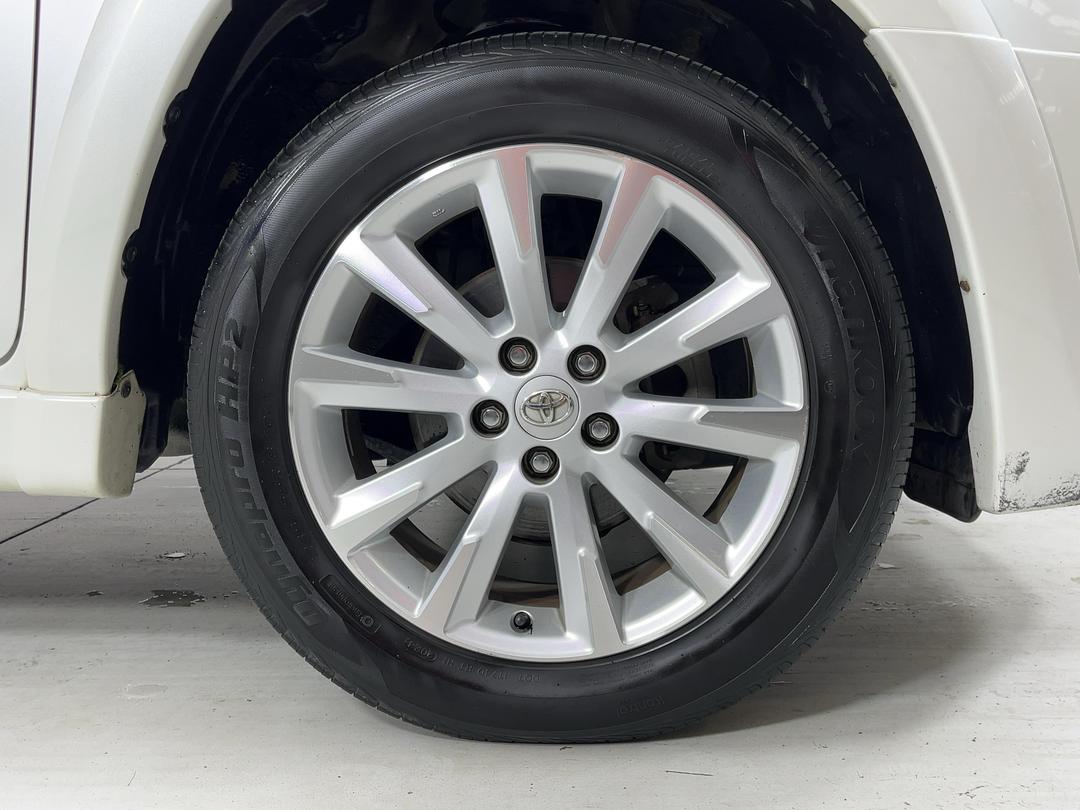 Photo '9' of Toyota Vanguard