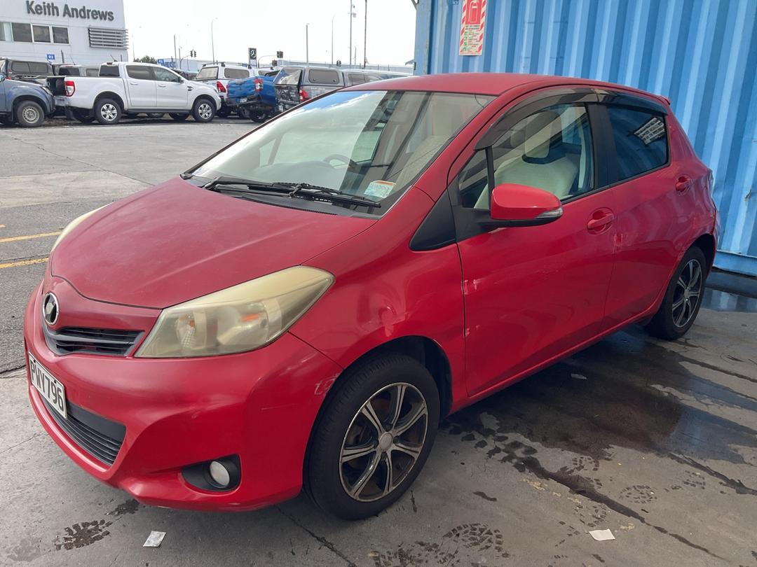 Photo '4' of Toyota Vitz