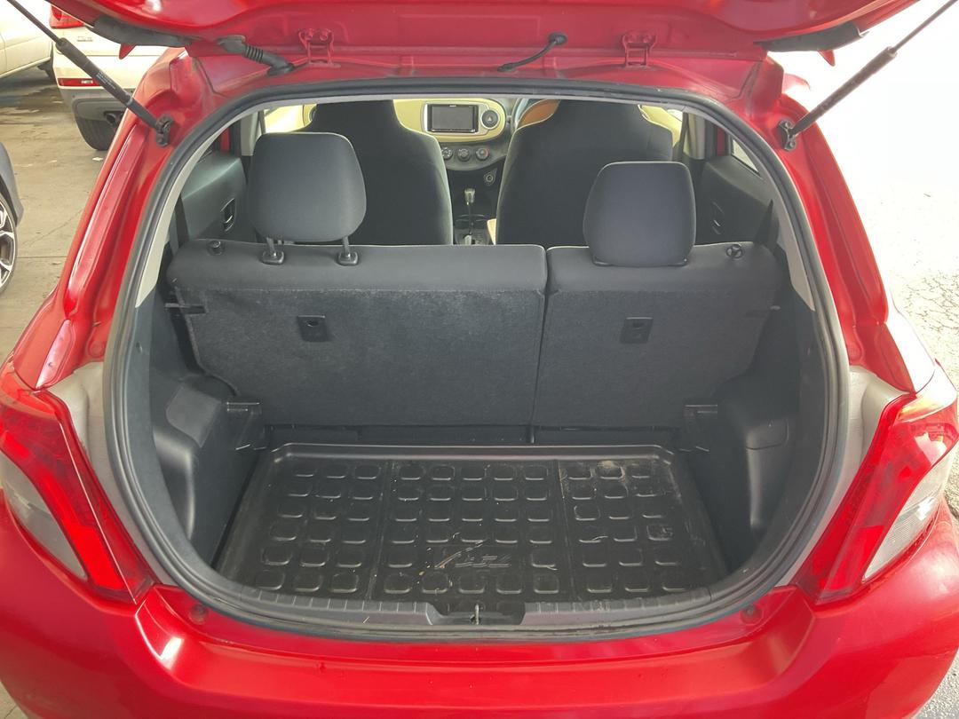 Photo '13' of Toyota Vitz