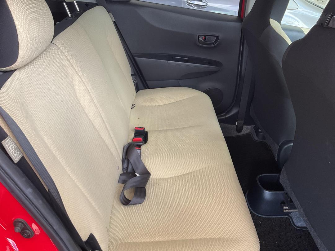 Photo '16' of Toyota Vitz