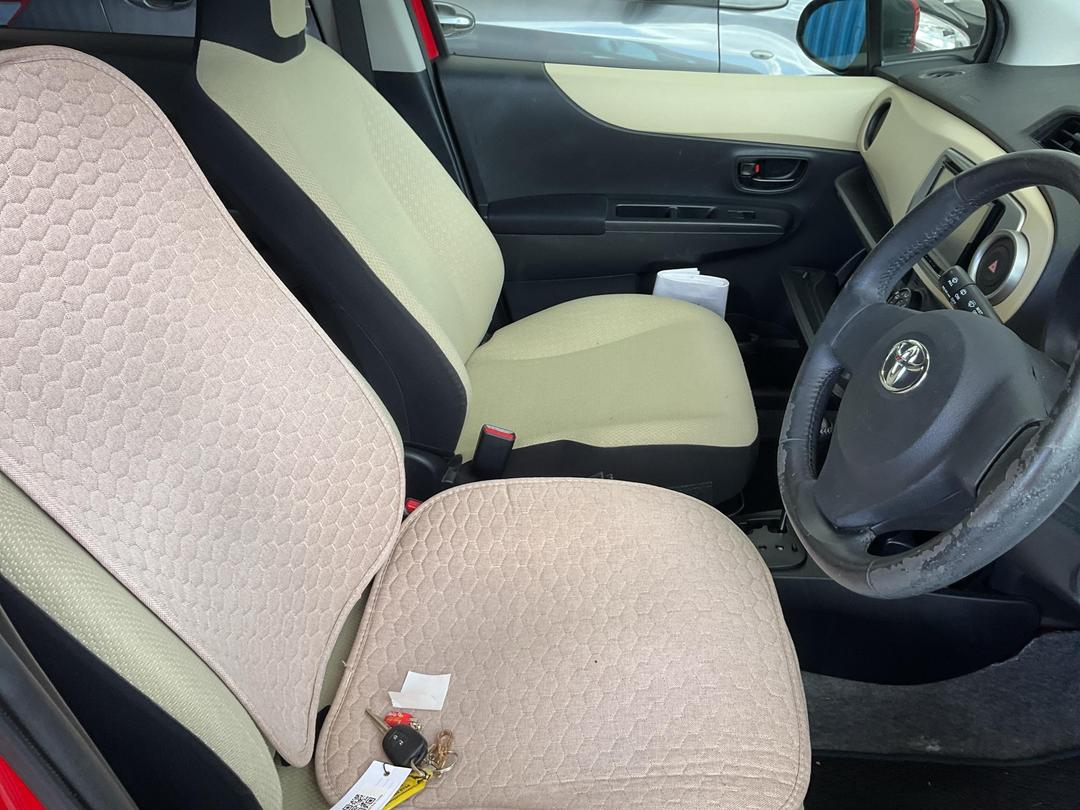 Photo '17' of Toyota Vitz