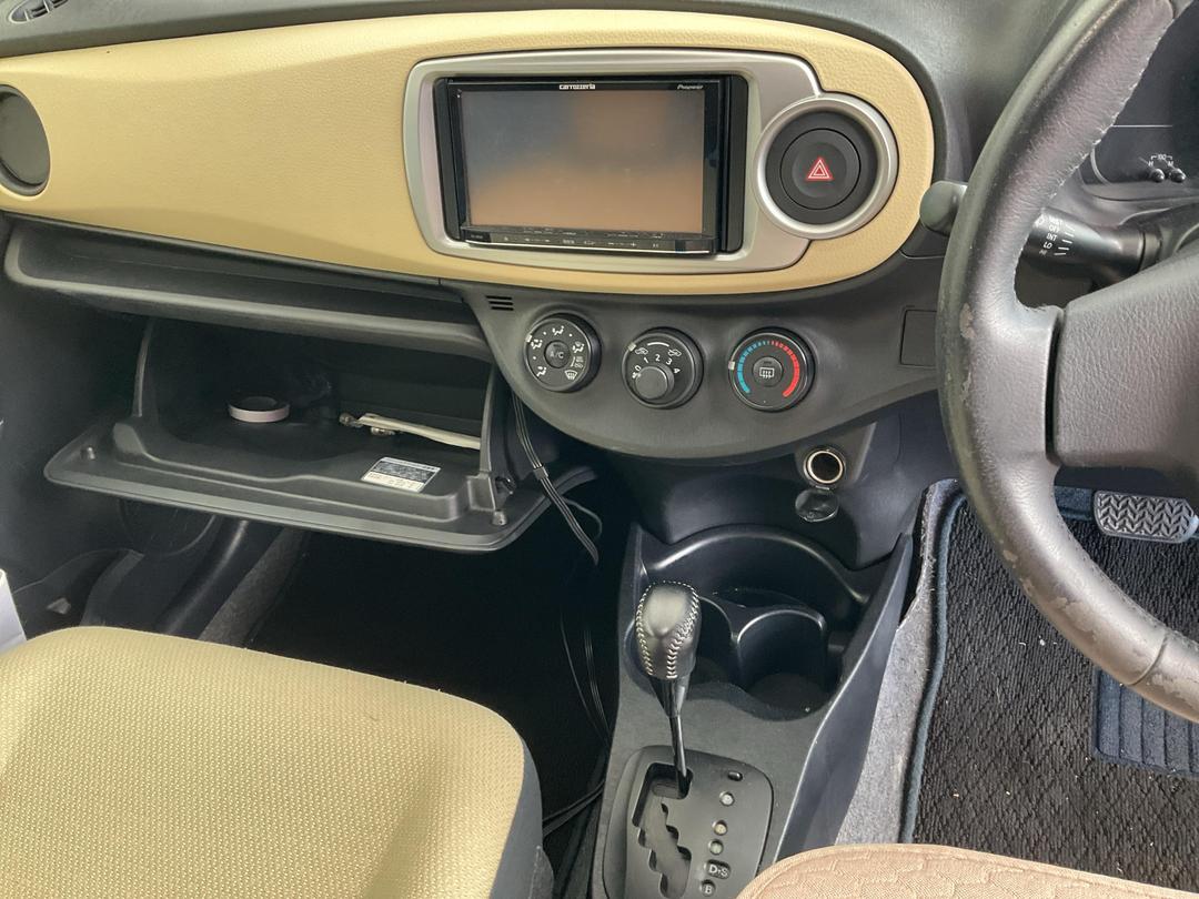 Photo '19' of Toyota Vitz