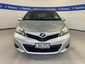Photo '2' of Toyota Vitz