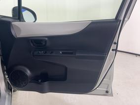 Photo '15' of Toyota Vitz