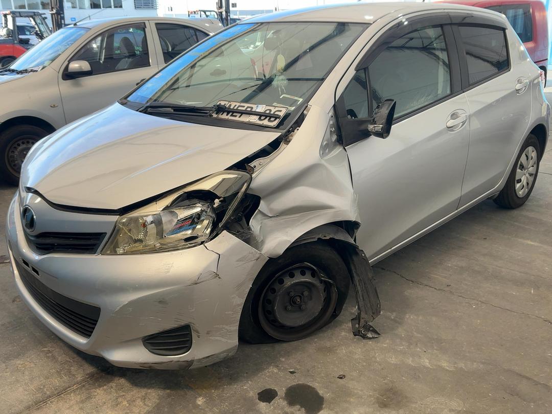 Photo '3' of Toyota Vitz Photo '3' of Toyota Vitz