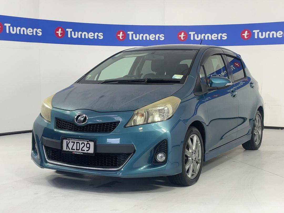 Photo '4' of Toyota Vitz
