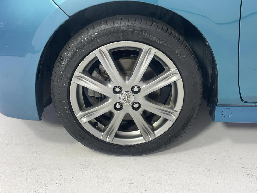 Photo '10' of Toyota Vitz