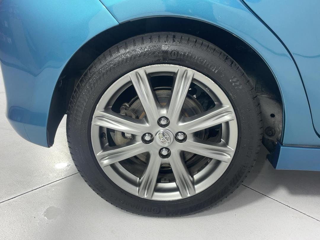 Photo '12' of Toyota Vitz