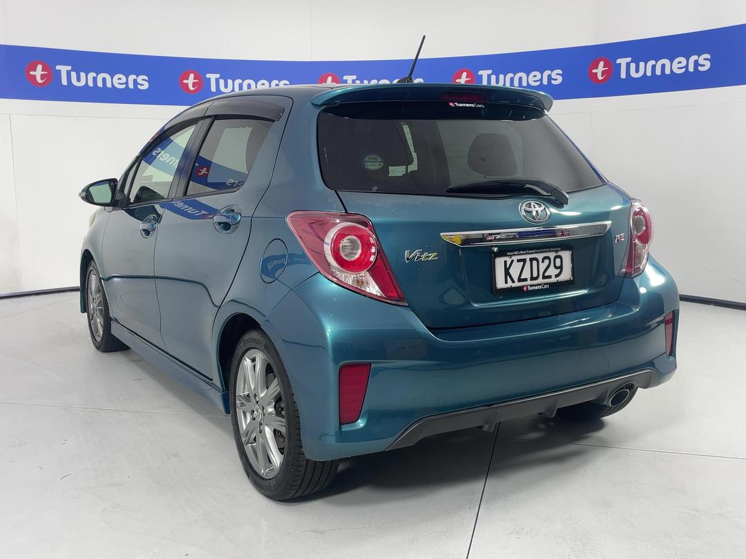 Photo '5' of Toyota Vitz