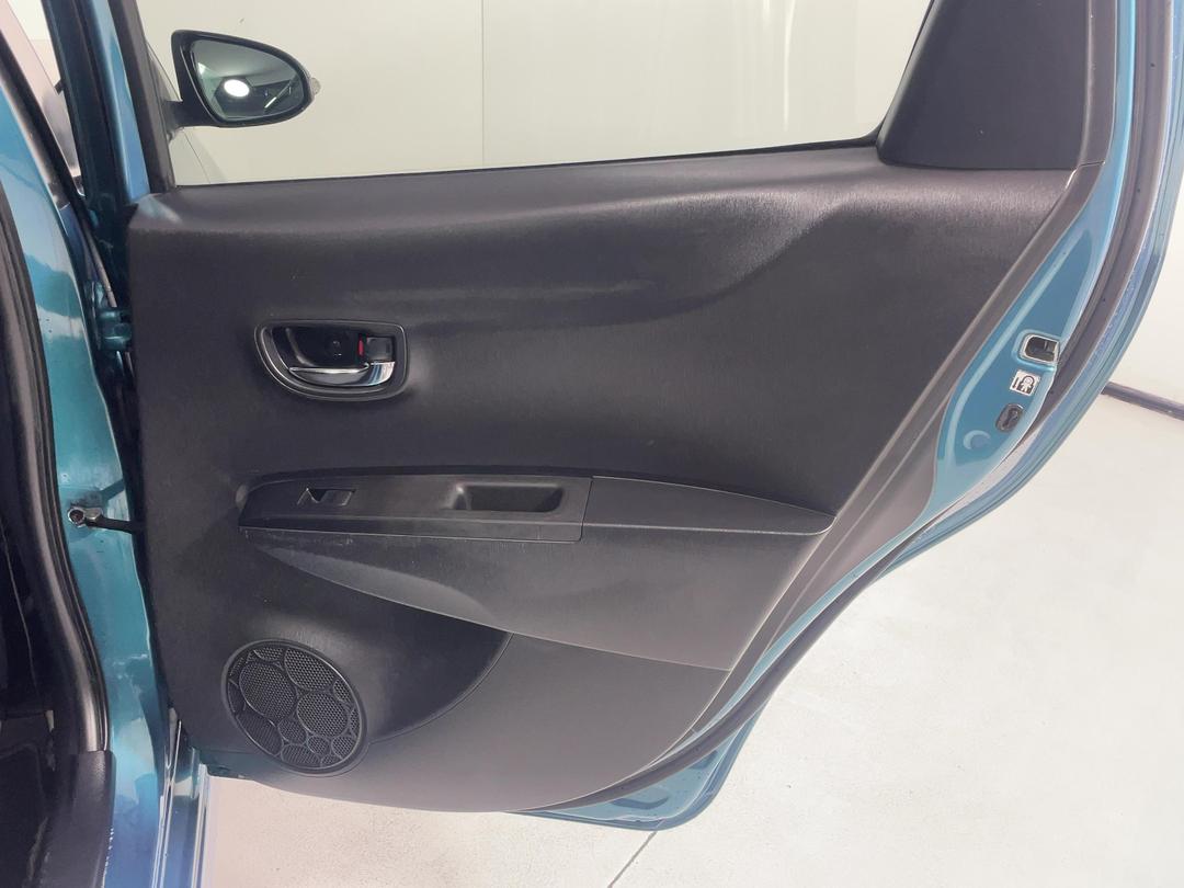 Photo '19' of Toyota Vitz